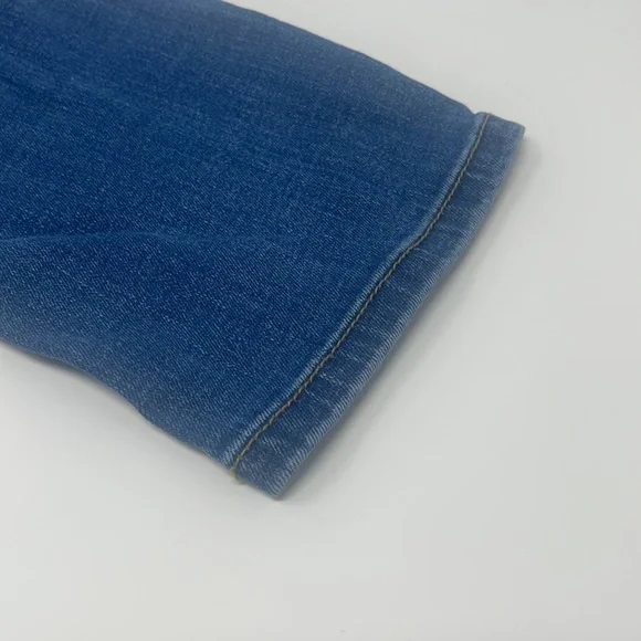 Universal Thread High Rise Medium Wash Blue Denim Skinny Jeans - Picture 6 of 9